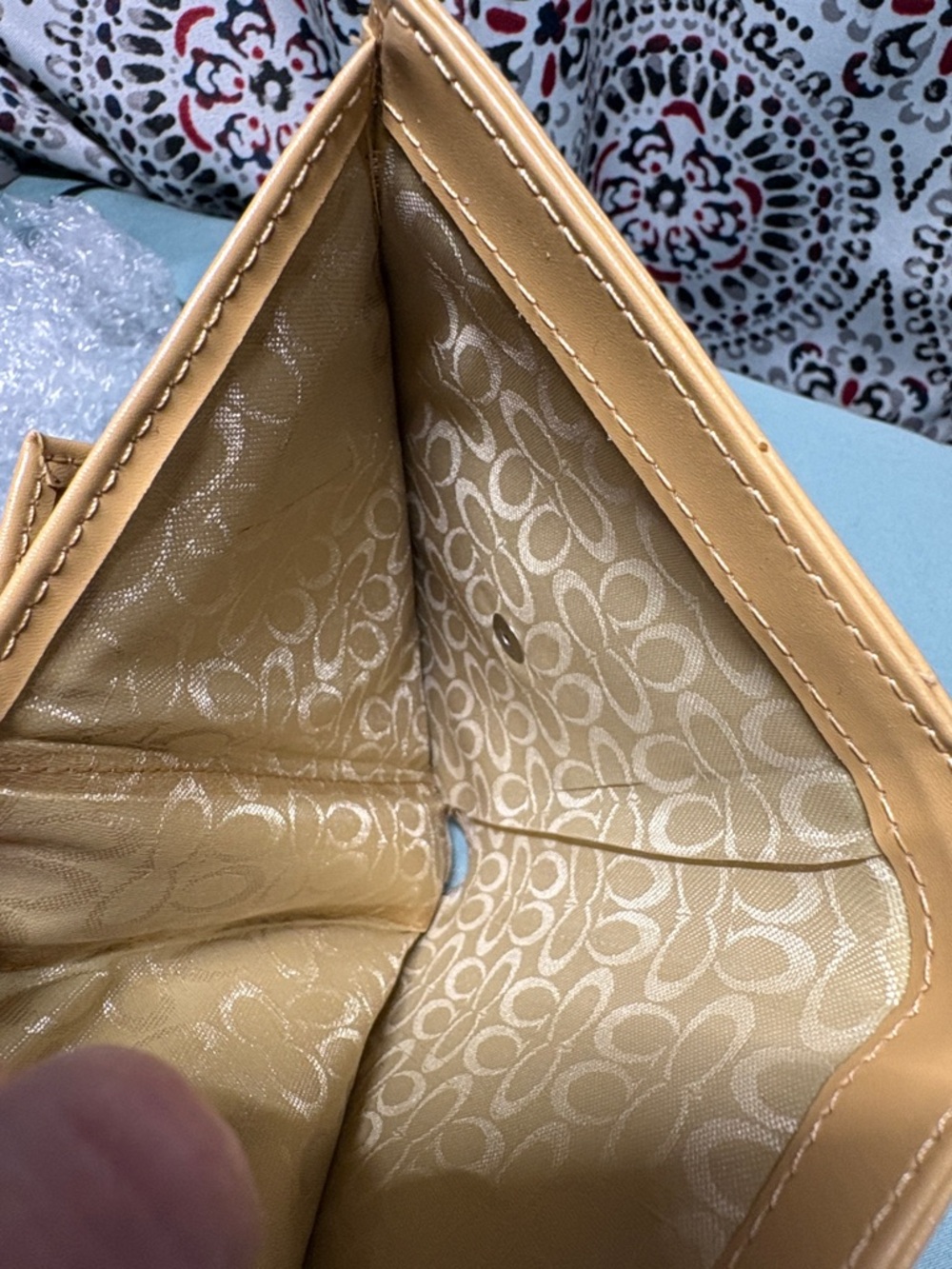 Coach Soho Signature Canvas Buckle Trifold Wallet | Khaki & Tan Leather - Picture 5 of 9